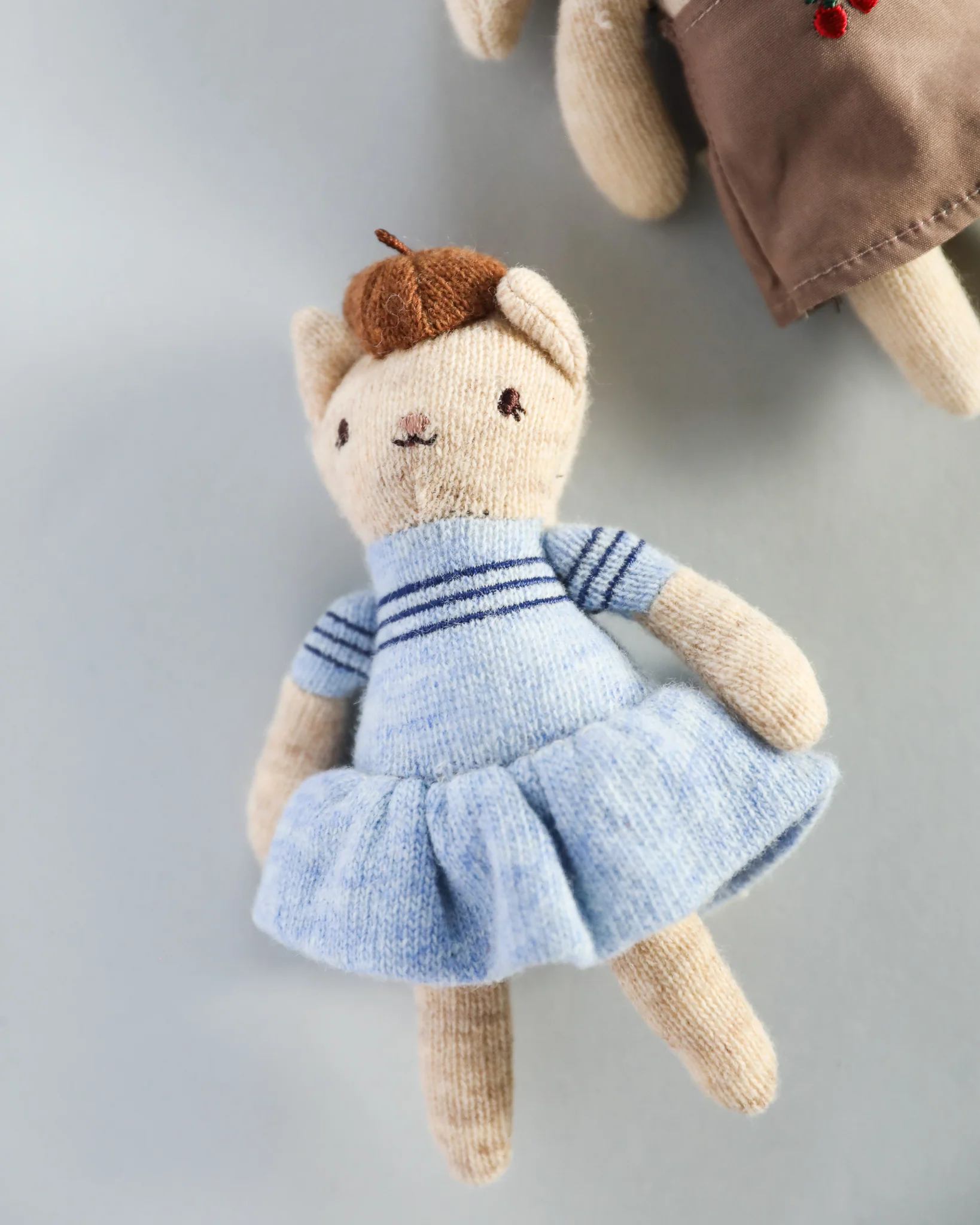 Mini Hand-Knit Kitty Friends (Pack of 2) - Image 3