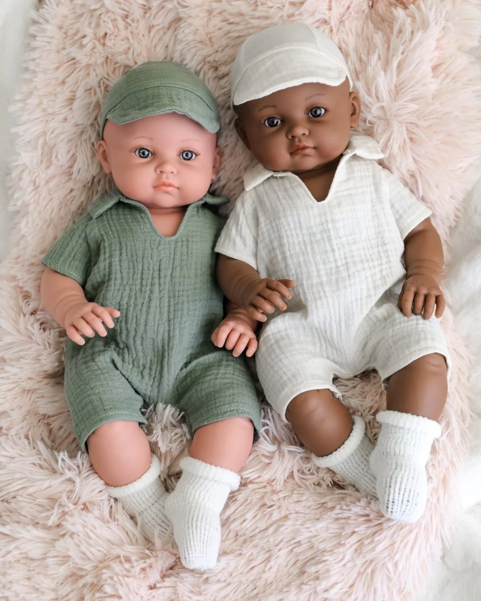 Minikane Doll | 18" Bambini Boy Doll Augustin in White Outfit - Image 5