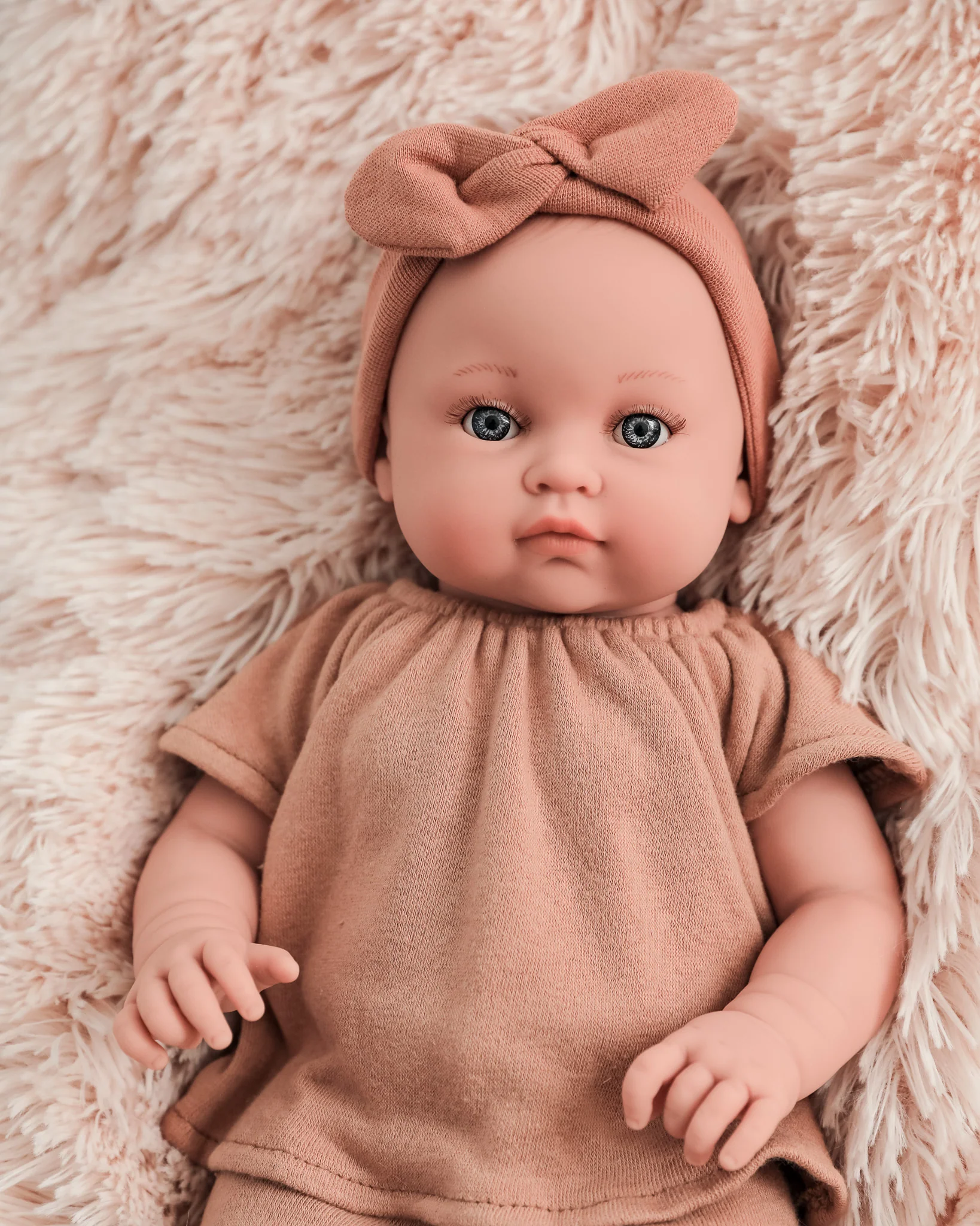 Minikane Doll | 18" Bambini Girl Doll Yaelle in Brown Outfit - Image 2