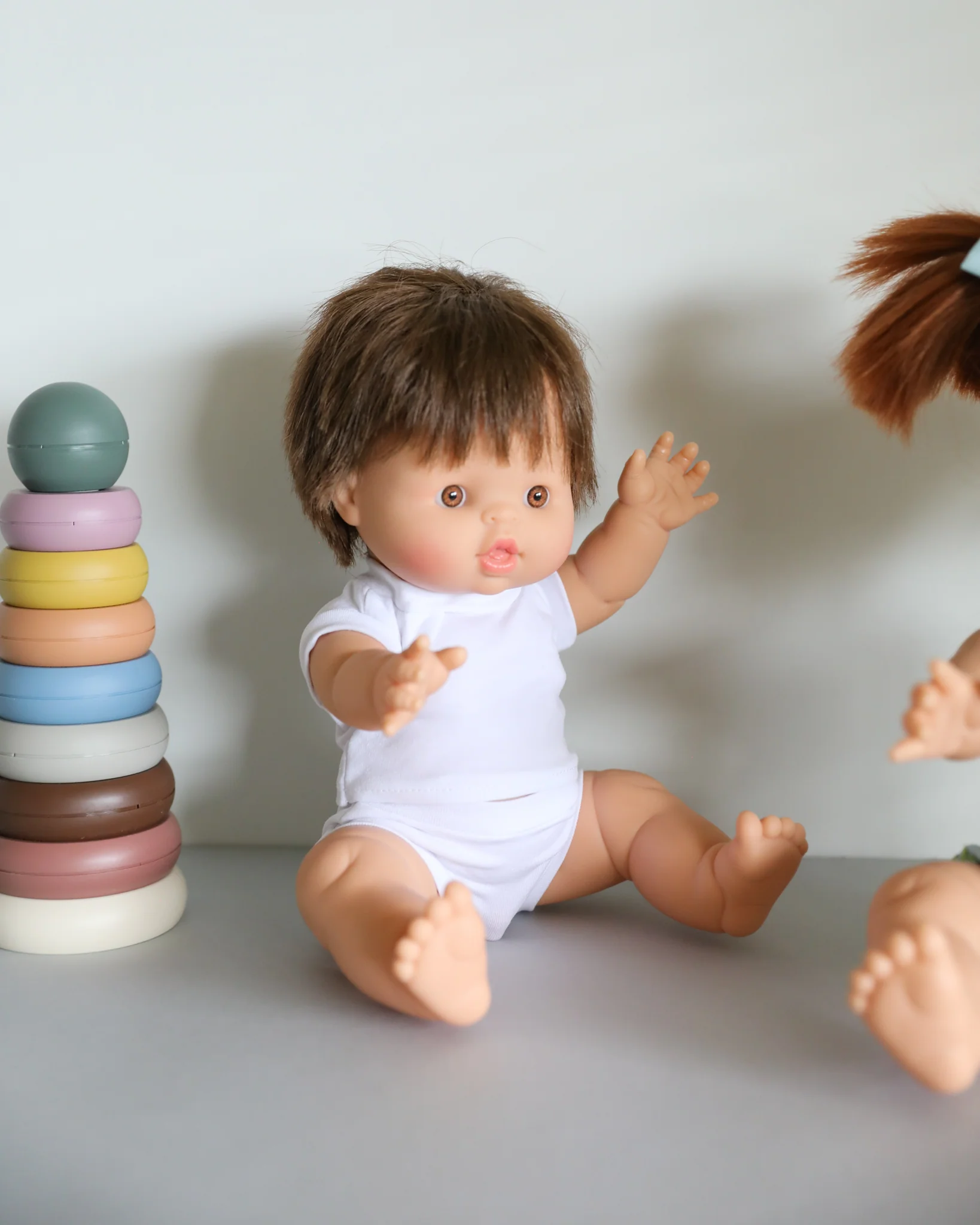 Minikane Doll Clothes | White T-Shirt with Shorts - Image 2