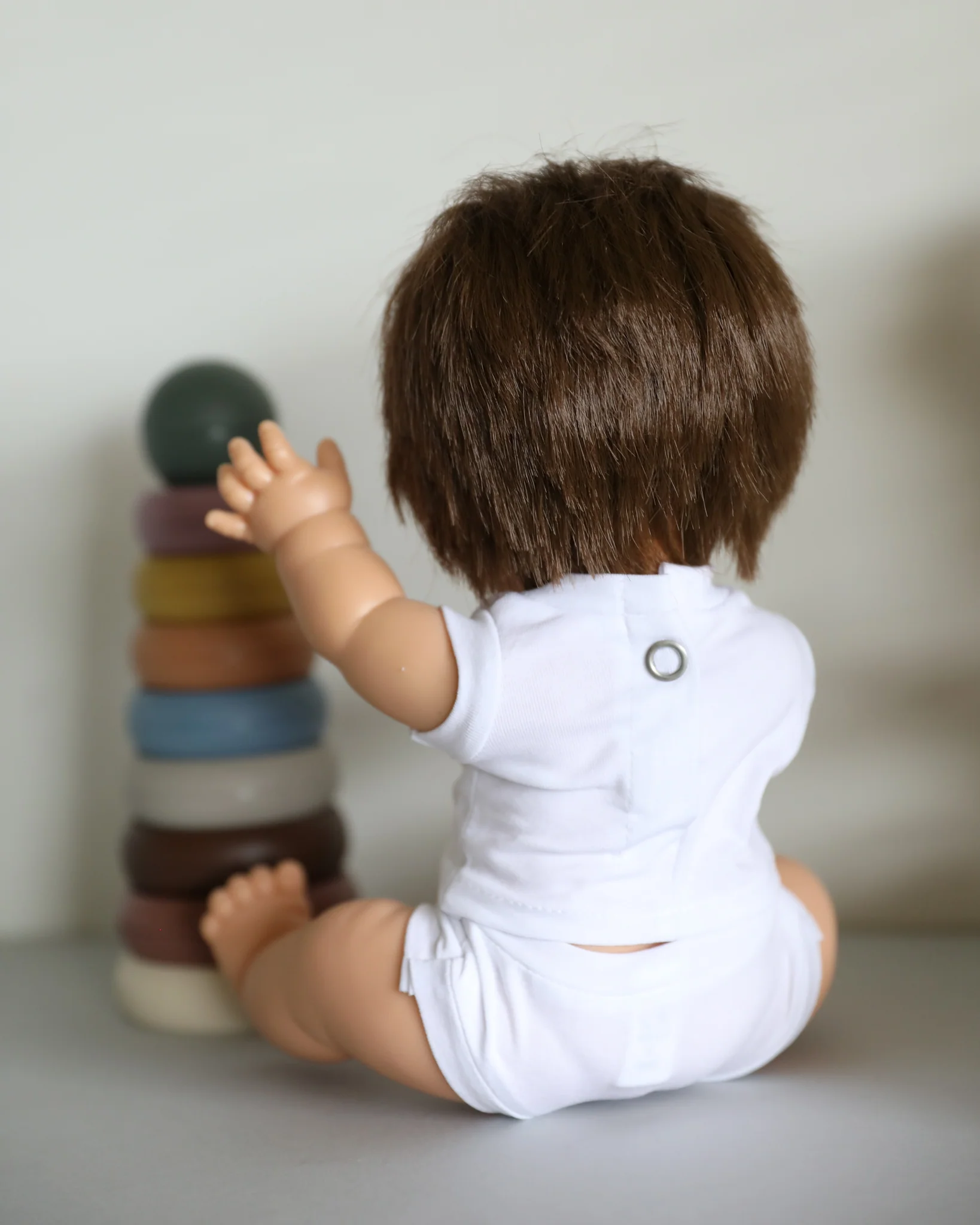 Minikane Doll Clothes | White T-Shirt with Shorts - Image 3
