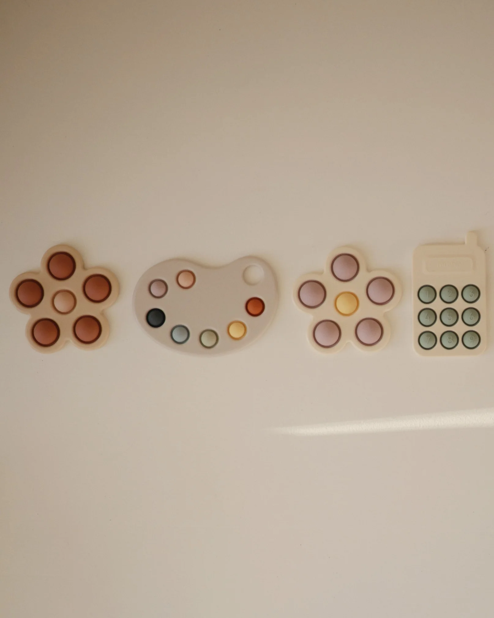 Mushie | Paint Palette Press Toy - Image 4