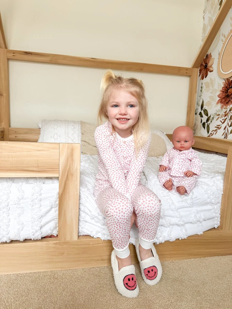 Petite Plume | Kids Pima Snug Fit Pajama Set in Sweethearts - Image 6