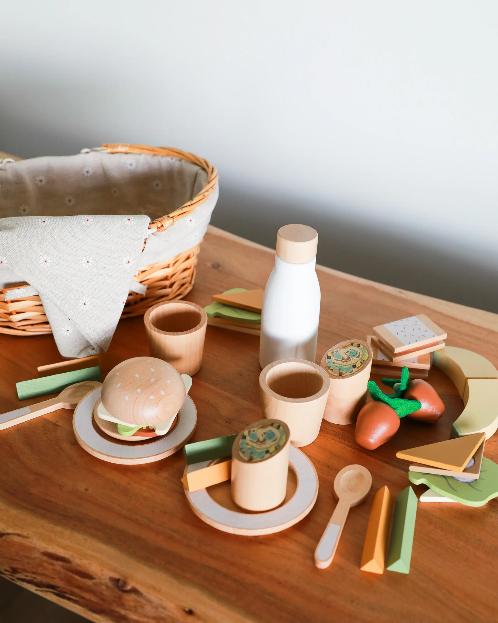 Picnic Basket Play Set - Image 3