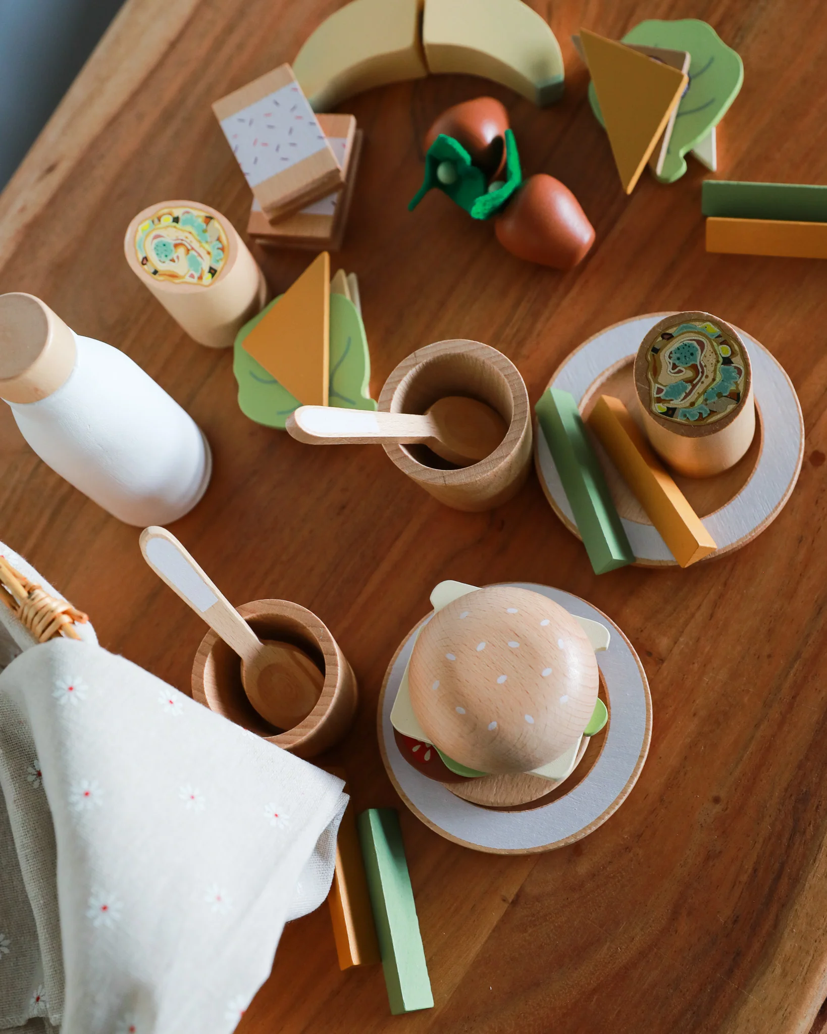 Picnic Basket Play Set - Image 4
