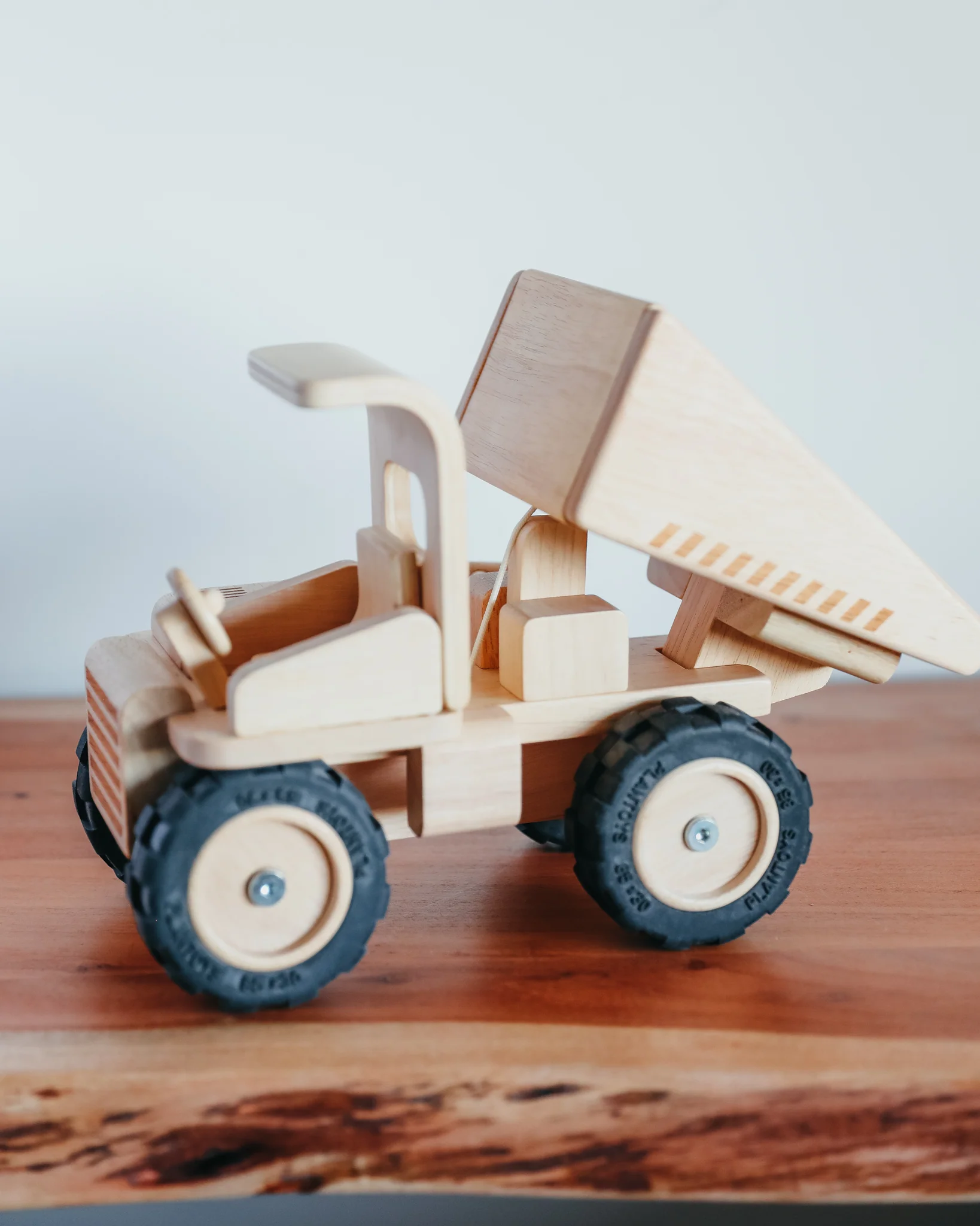 PlanToys | Toy Dump Truck - Image 5