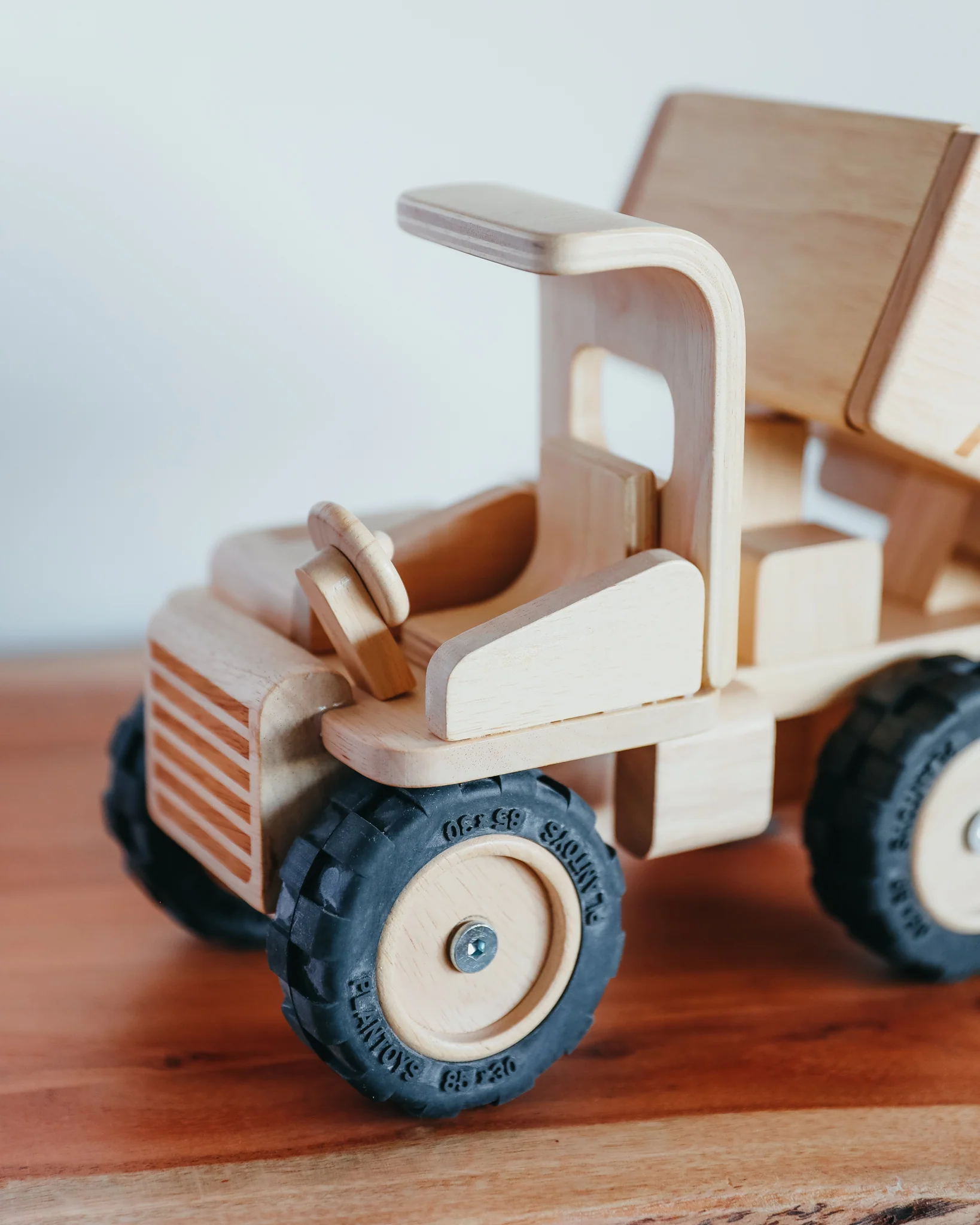 PlanToys | Toy Dump Truck - Image 6