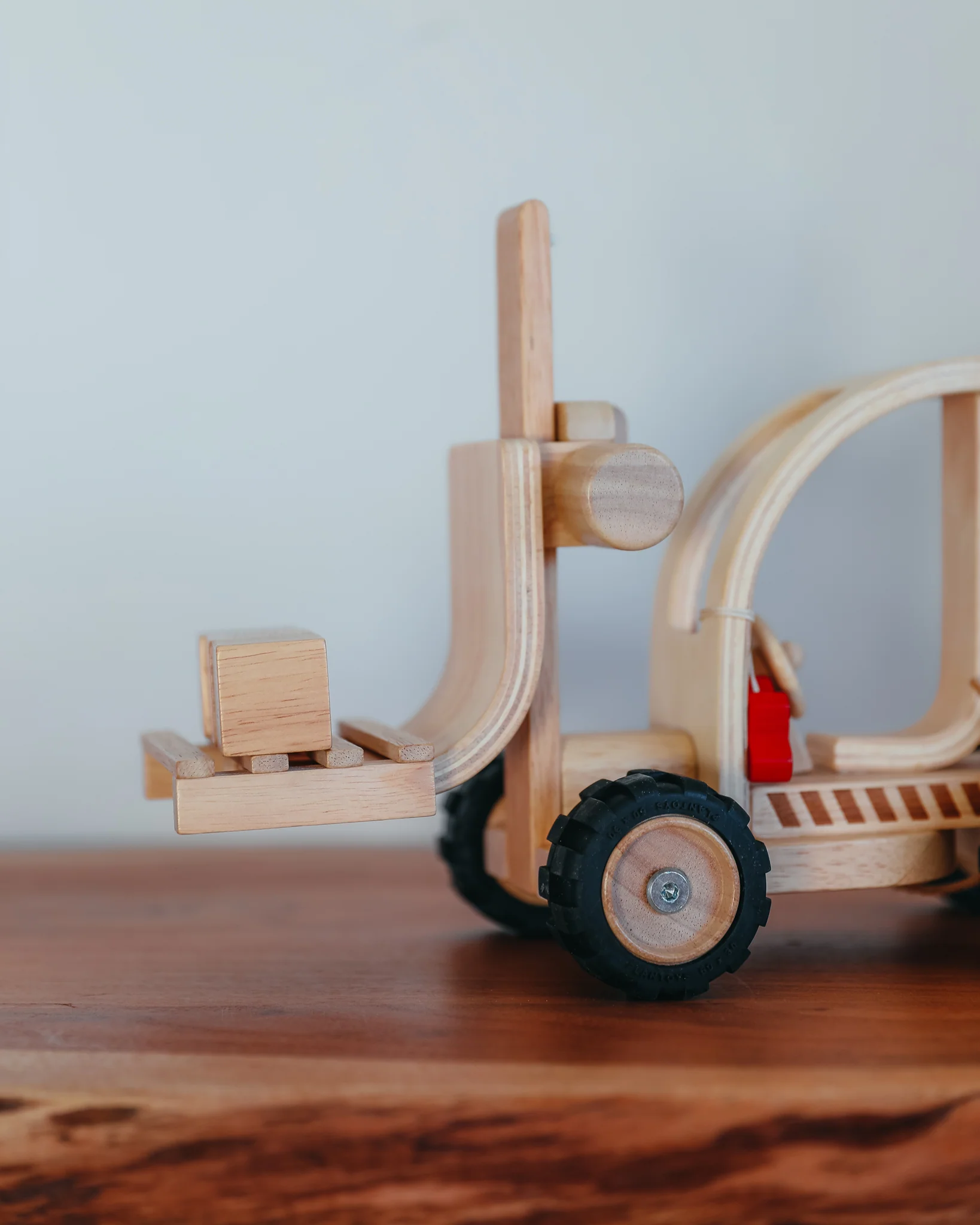 PlanToys | Toy Forklift - Image 11