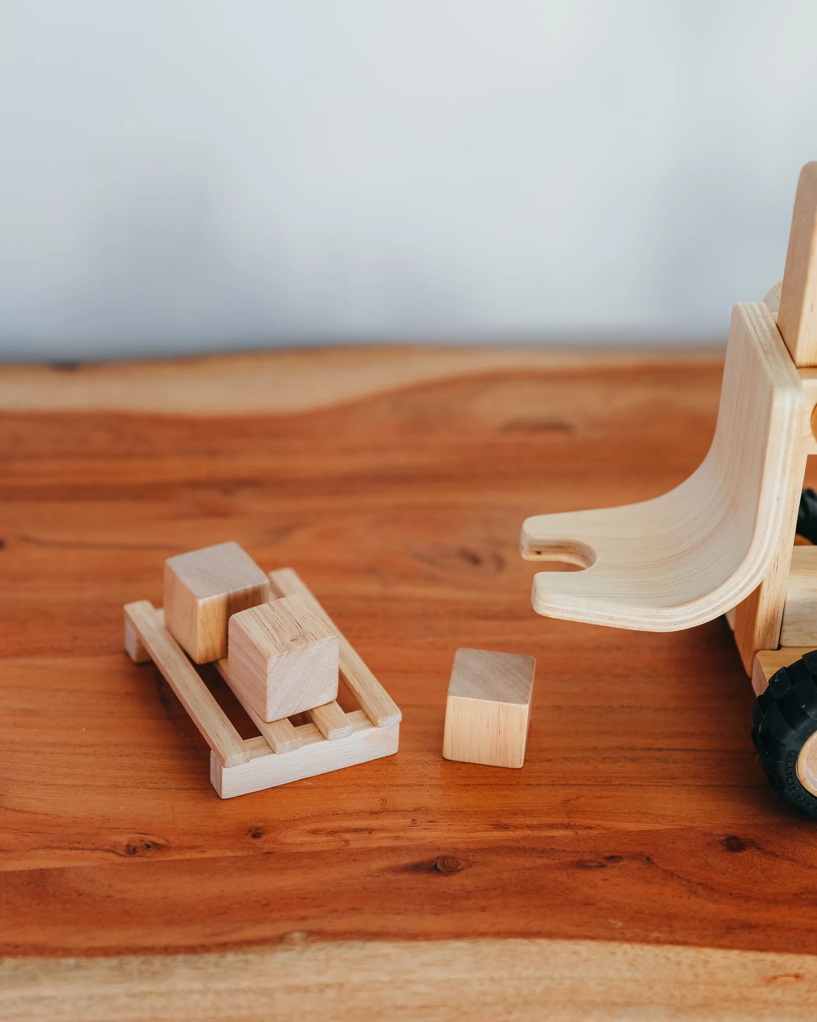 PlanToys | Toy Forklift - Image 14