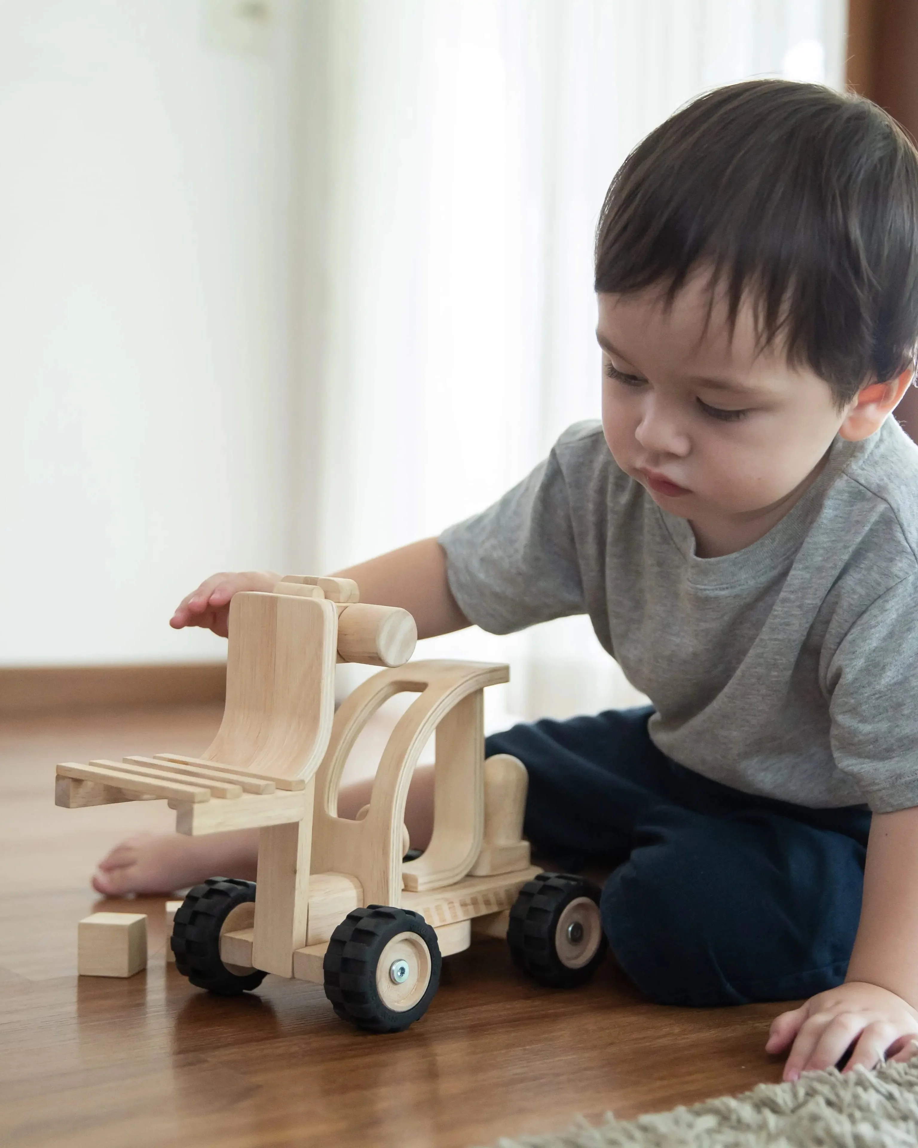 PlanToys | Toy Forklift - Image 2