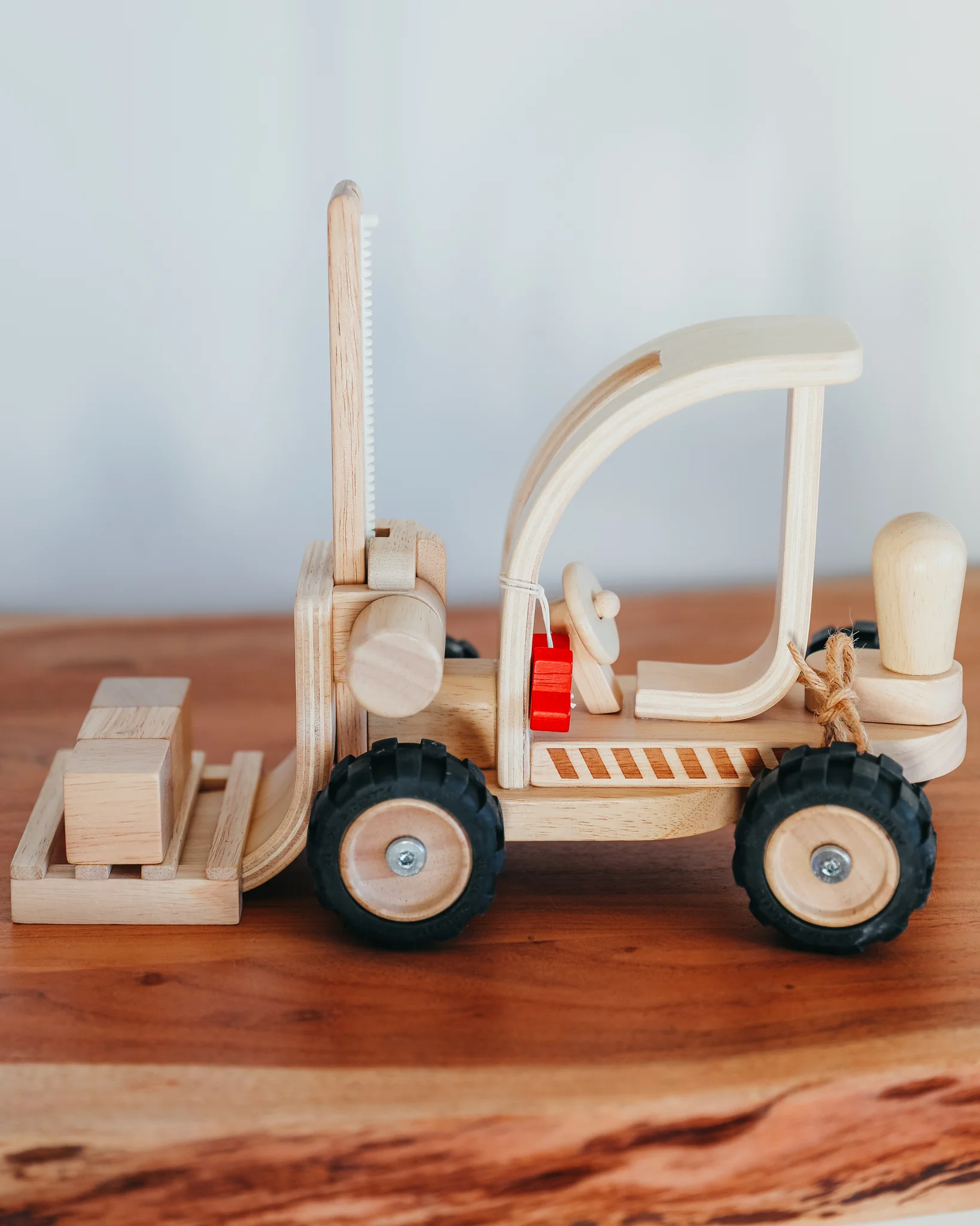 PlanToys | Toy Forklift - Image 9
