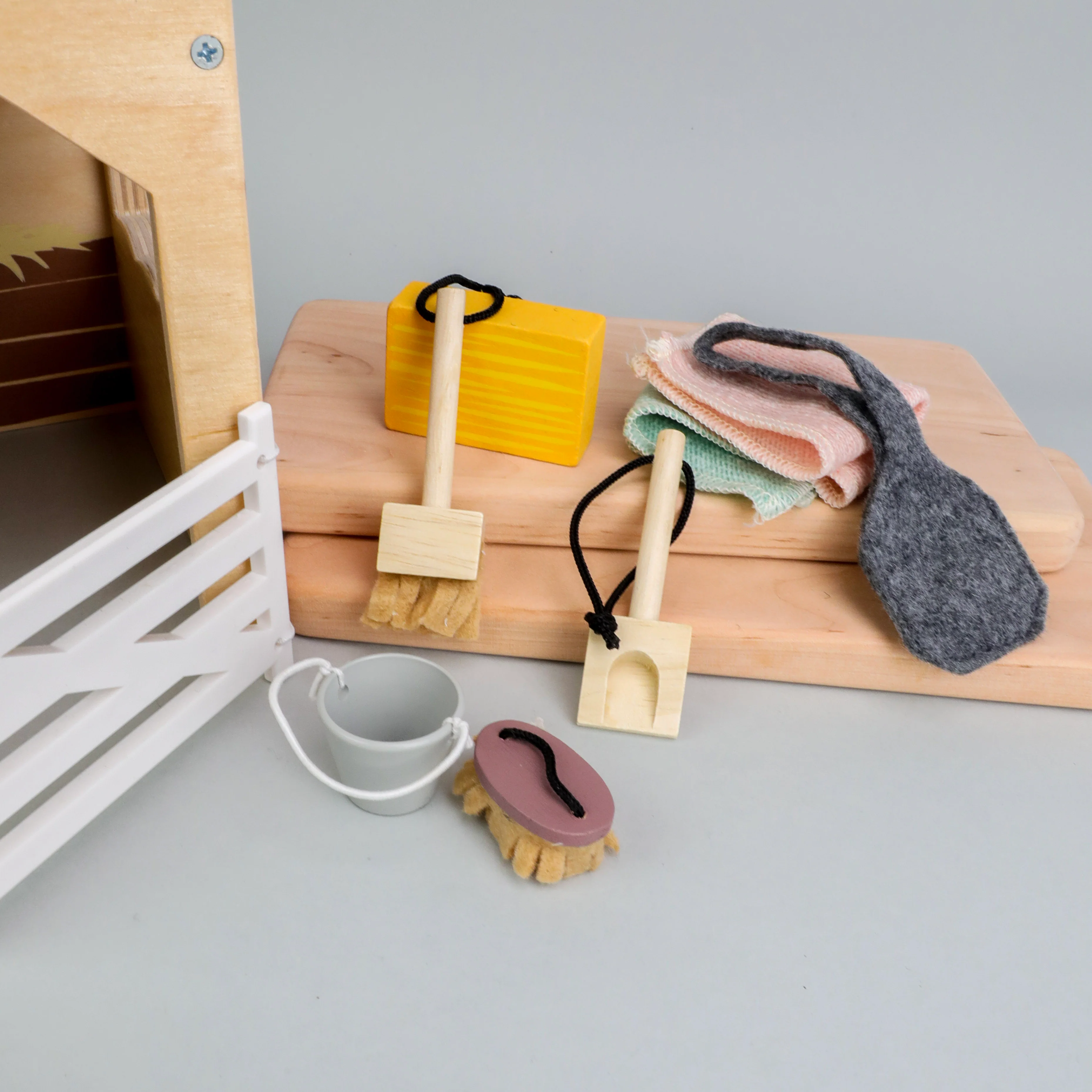 Tender Leaf Toys | Pony Stable Play Set - Image 5