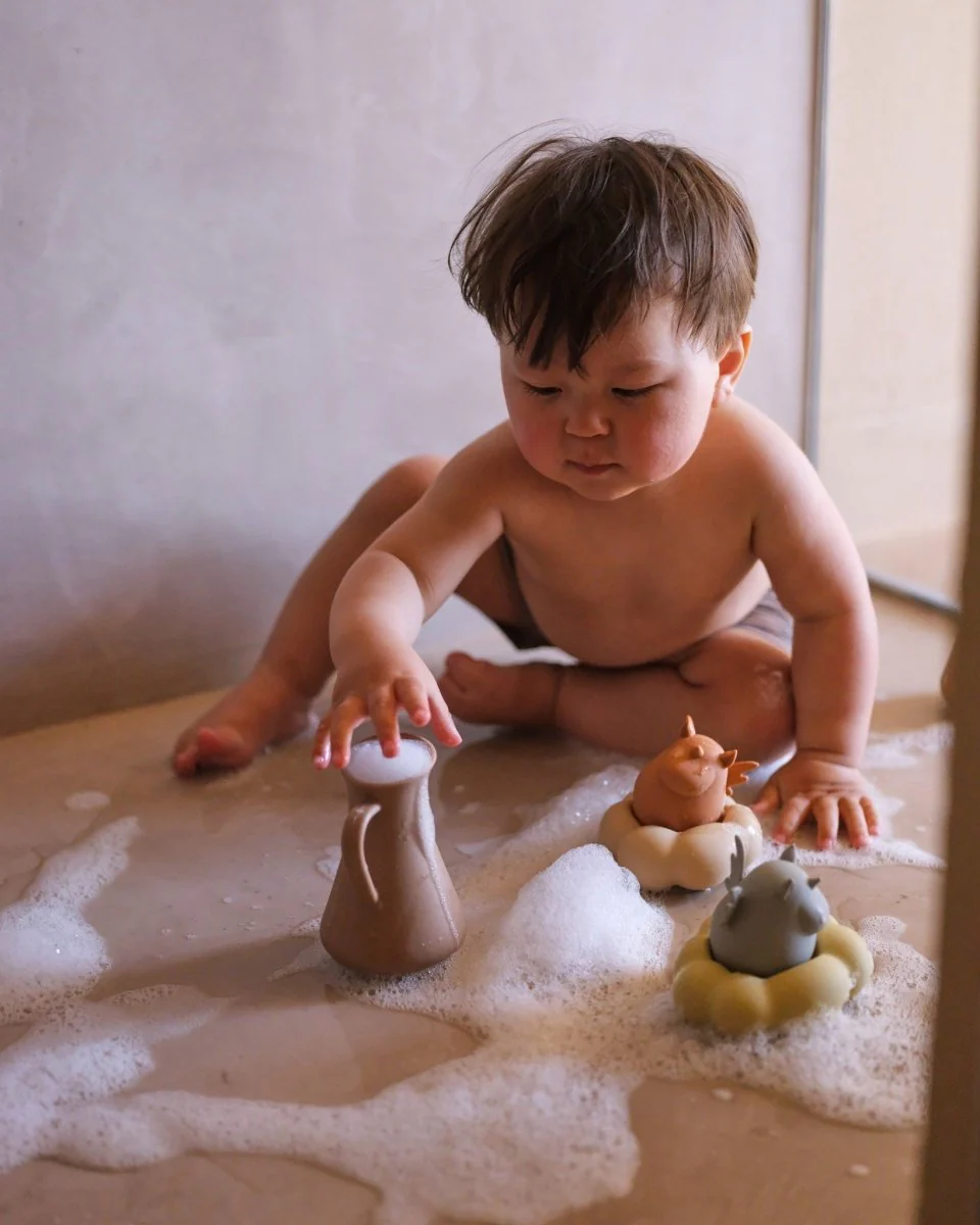 Konges Sloejd | Silicone Bath Toy - Unicorn Pouring Set - Image 7