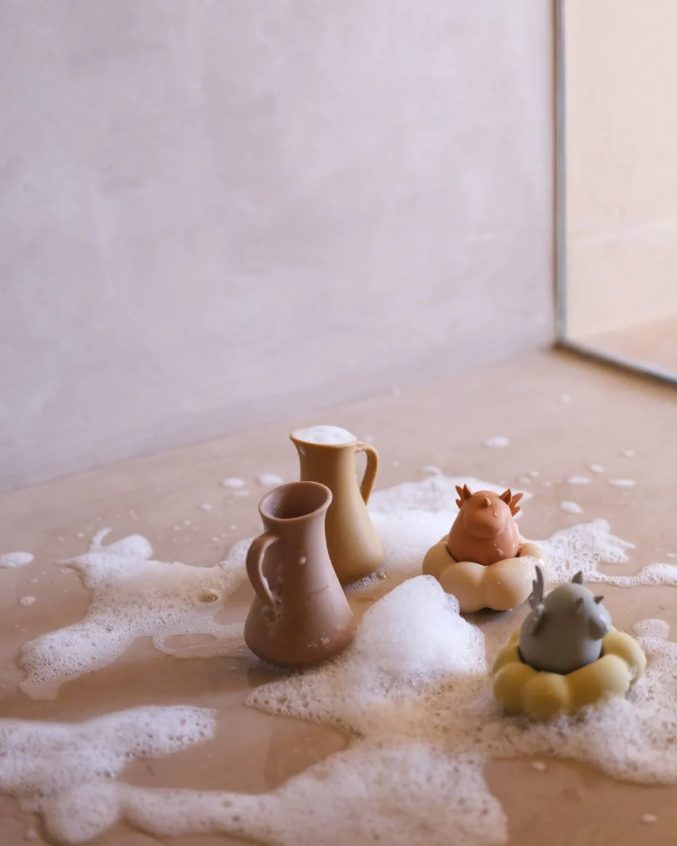 Konges Sloejd | Silicone Bath Toy - Unicorn Pouring Set - Image 9