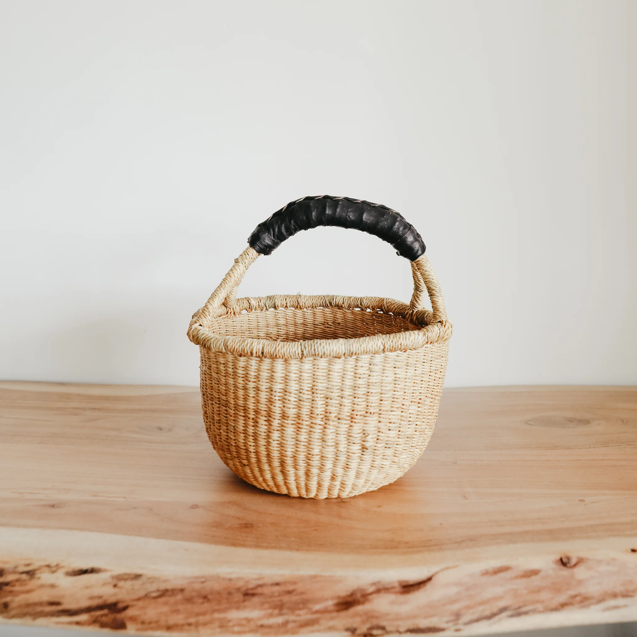 Small Bolga Basket - Black Handle - Image 3