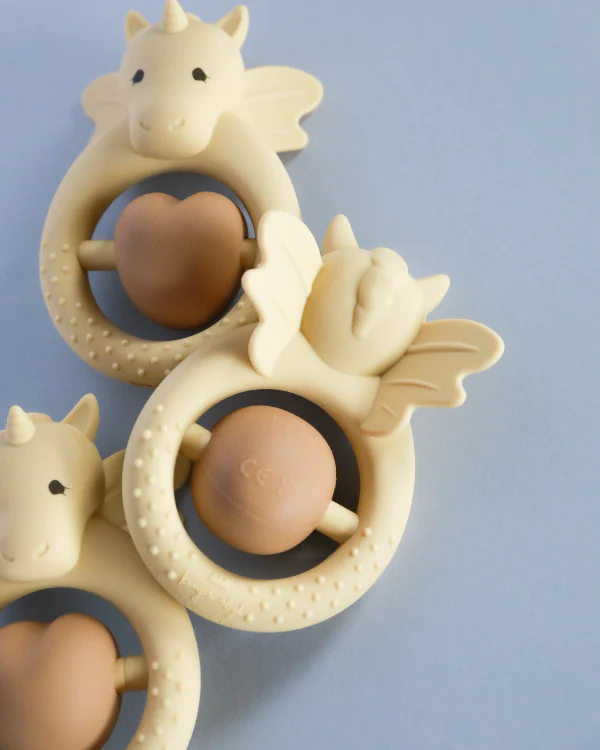 Konges Sloejd | Unicorn Heart Silicone Teether - Limonade - Image 3