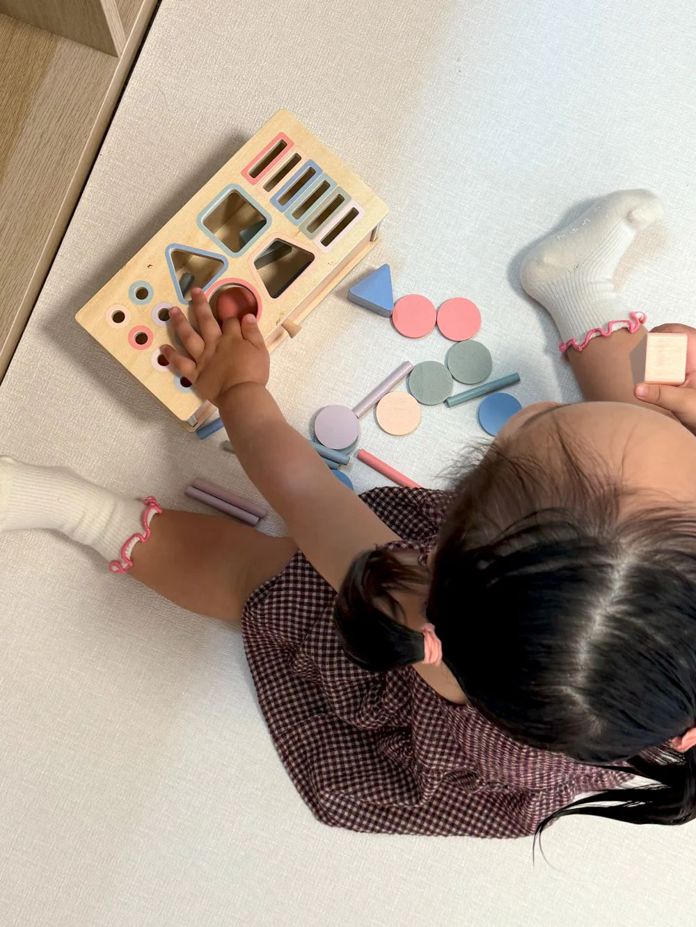 Wooden 3-in-1 Sorting Box: Montessori Shape Sorter Toy for Sensory Development - Image 3