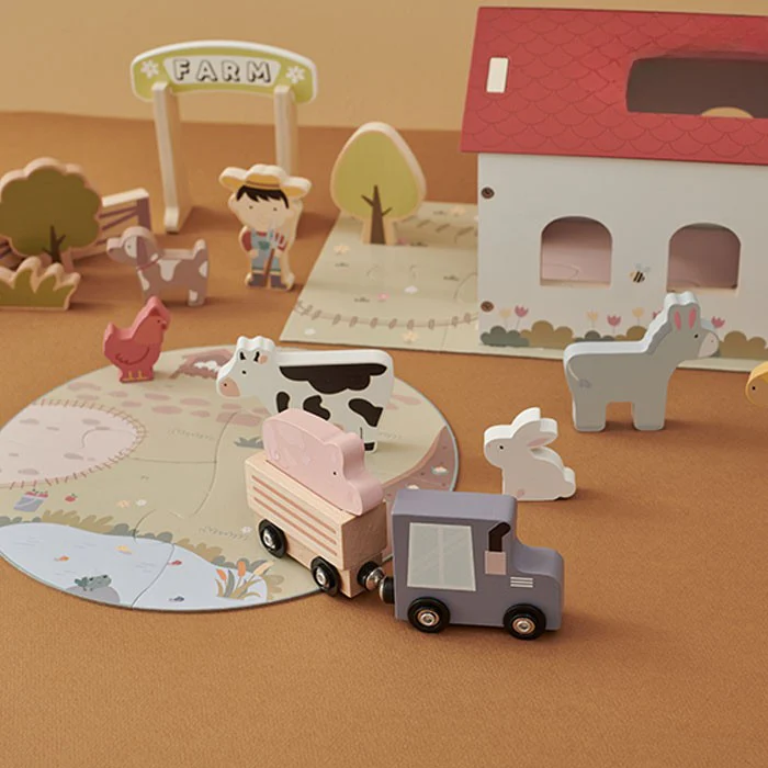 Wooden Farmhouse Playset - Image 2