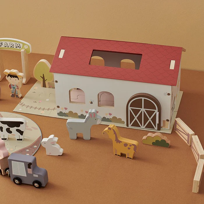 Wooden Farmhouse Playset - Image 6
