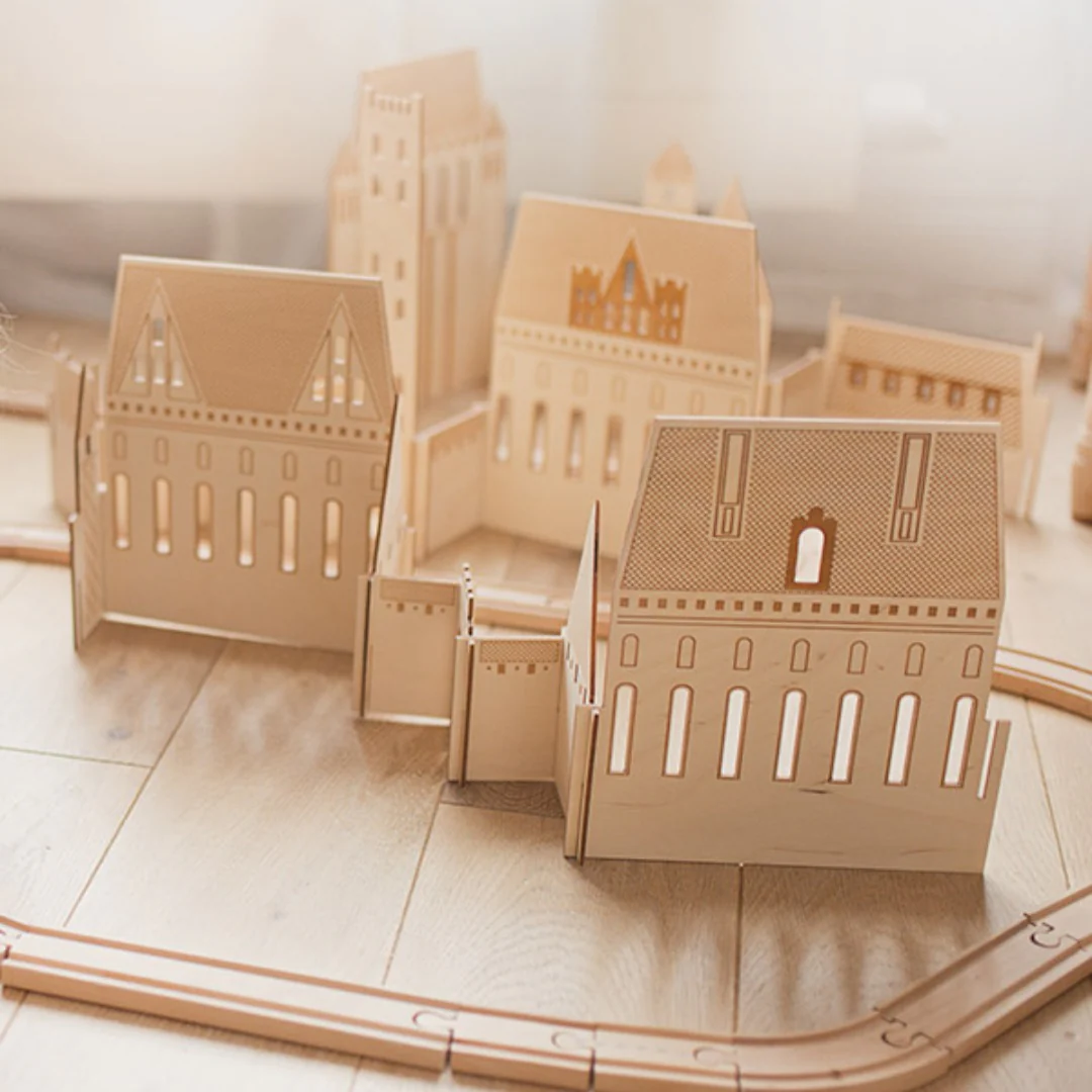 Wooden Malbork Castle Build & Play Set - Image 6