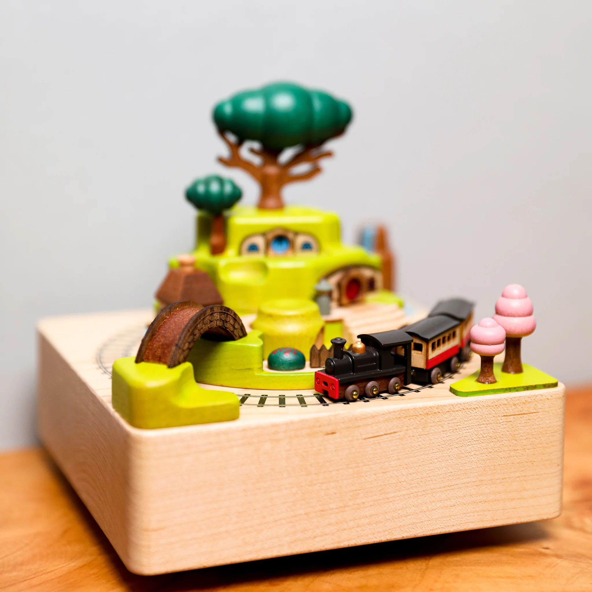 Wooden Music Box - Spring Train - Image 2
