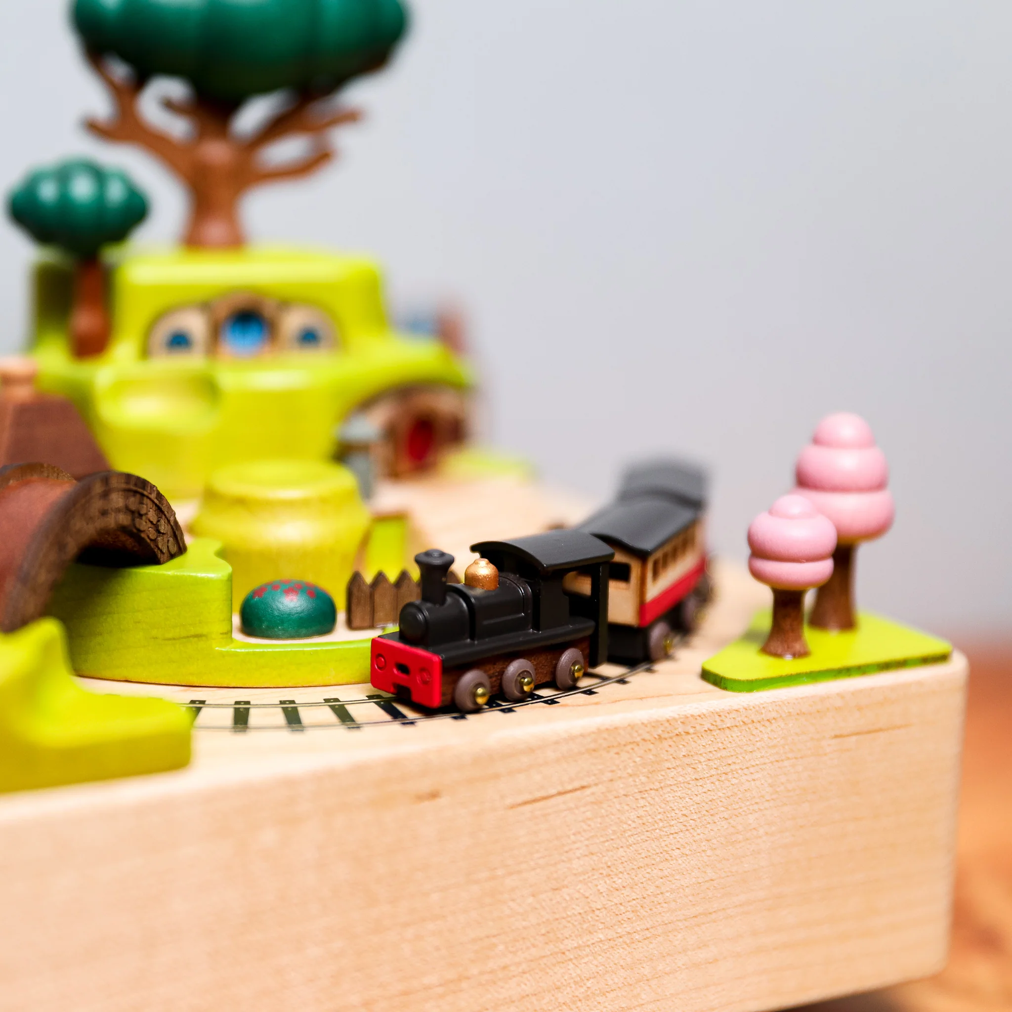 Wooden Music Box - Spring Train - Image 4