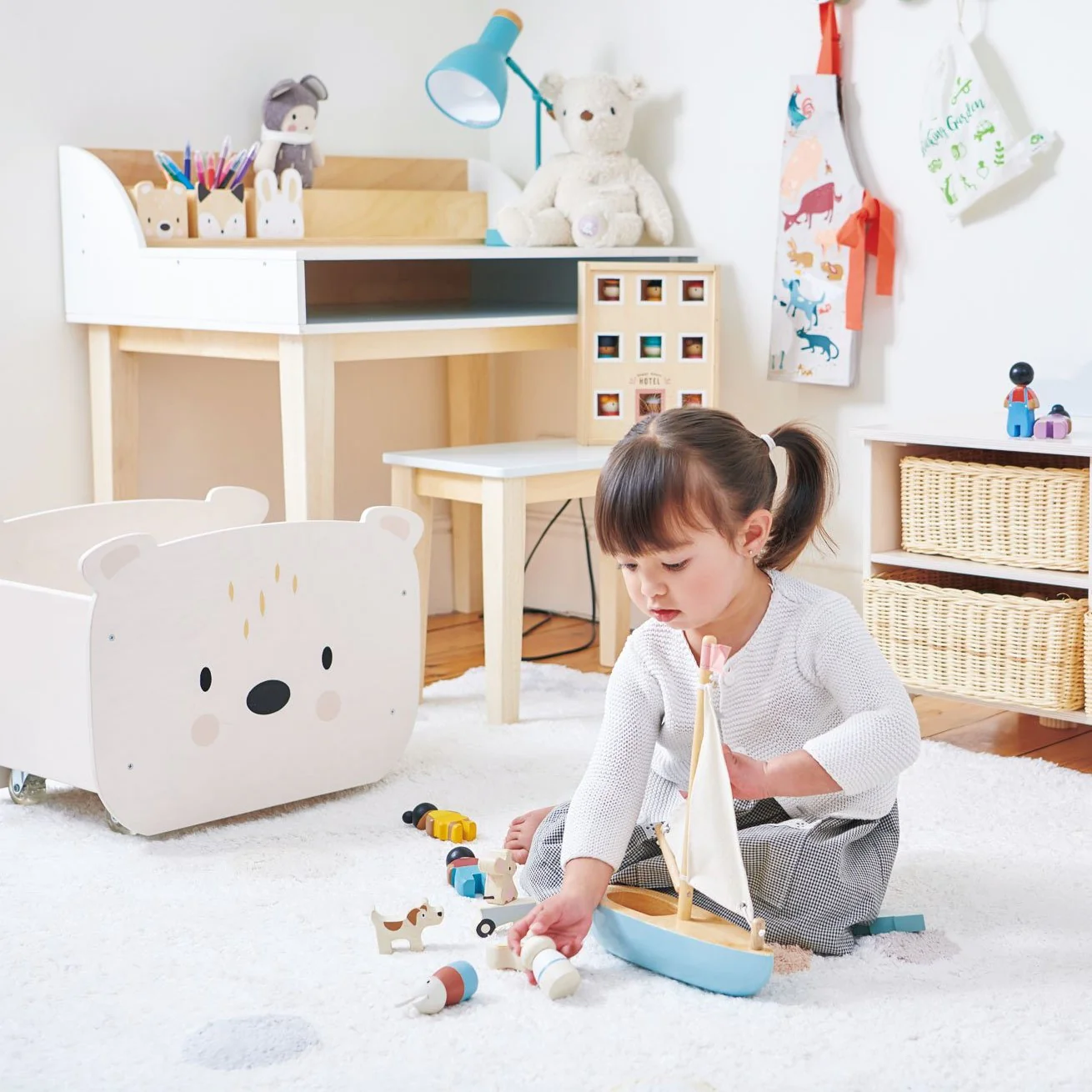 Tender Leaf Toys | Wooden Sailaway Boat - Image 5