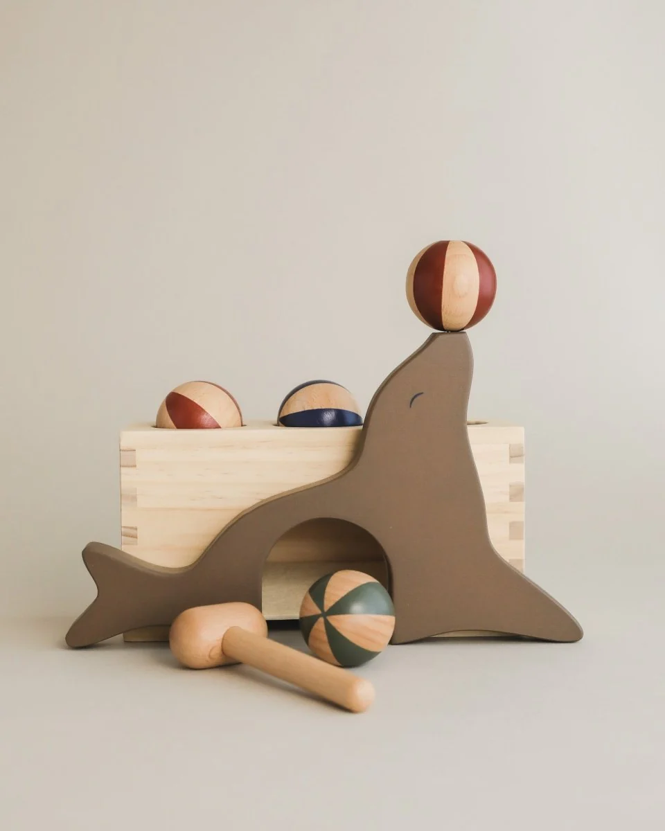 Konges Sloejd | Wooden Sea Lion Hammer Toy - Image 2