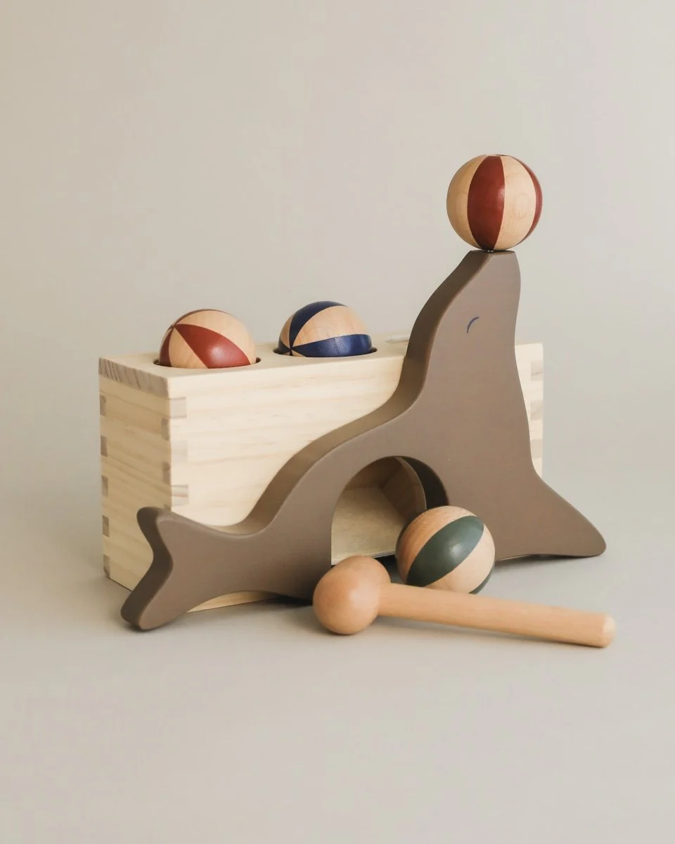 Konges Sloejd | Wooden Sea Lion Hammer Toy - Image 3