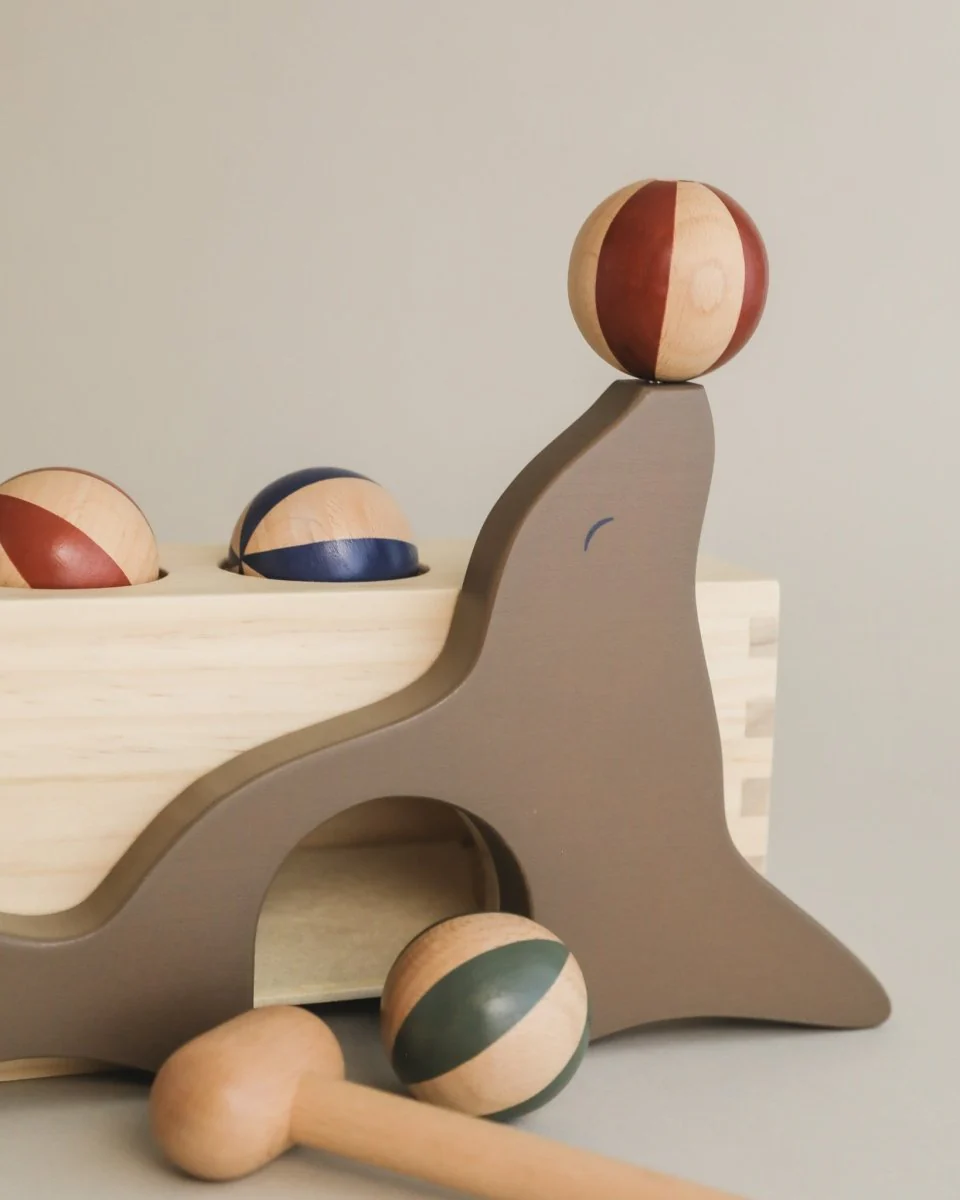 Konges Sloejd | Wooden Sea Lion Hammer Toy - Image 4