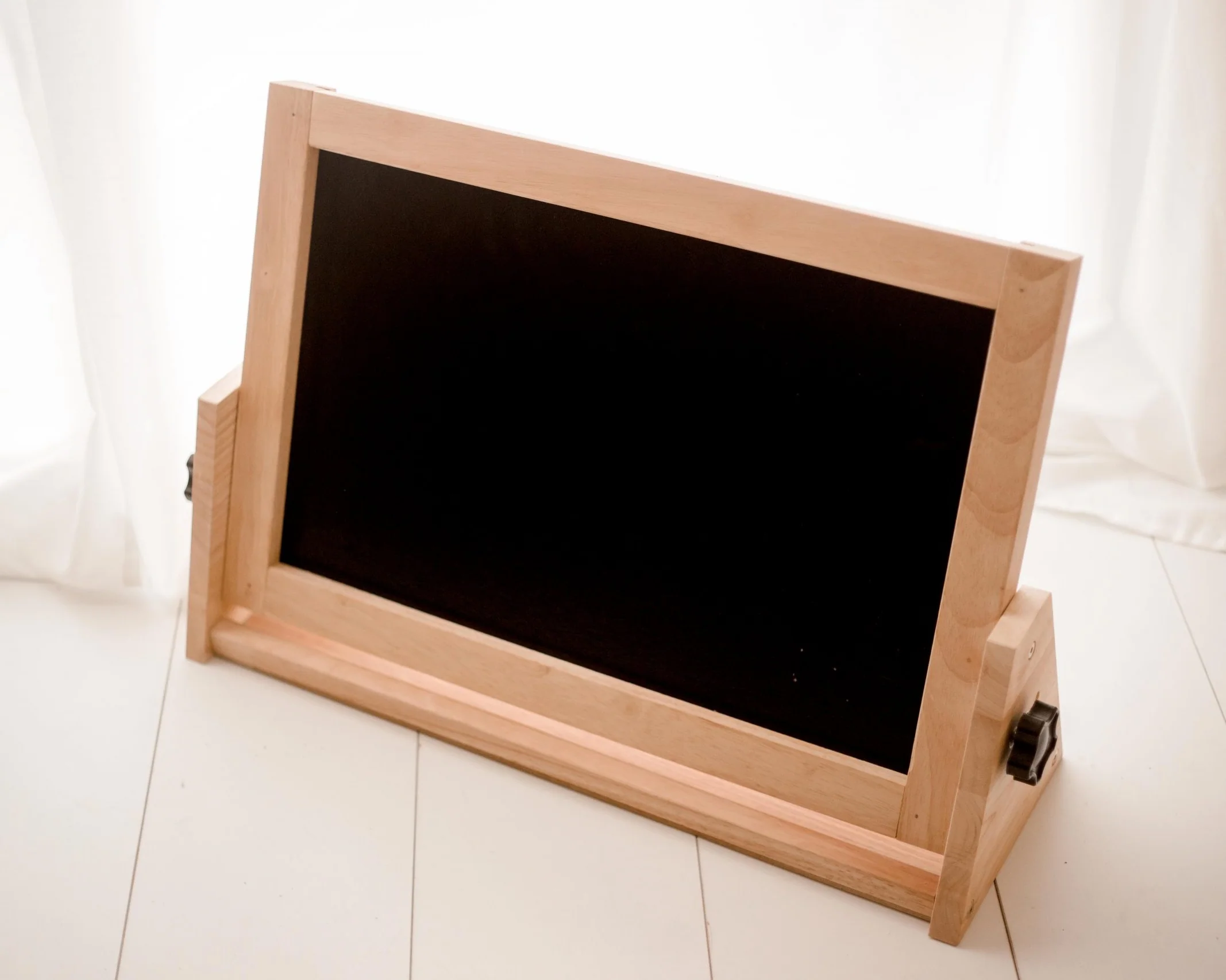 Wooden Table Easel - Image 6
