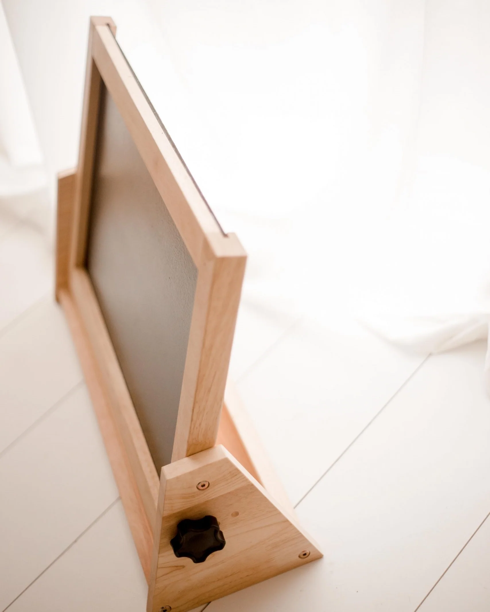 Wooden Table Easel - Image 8