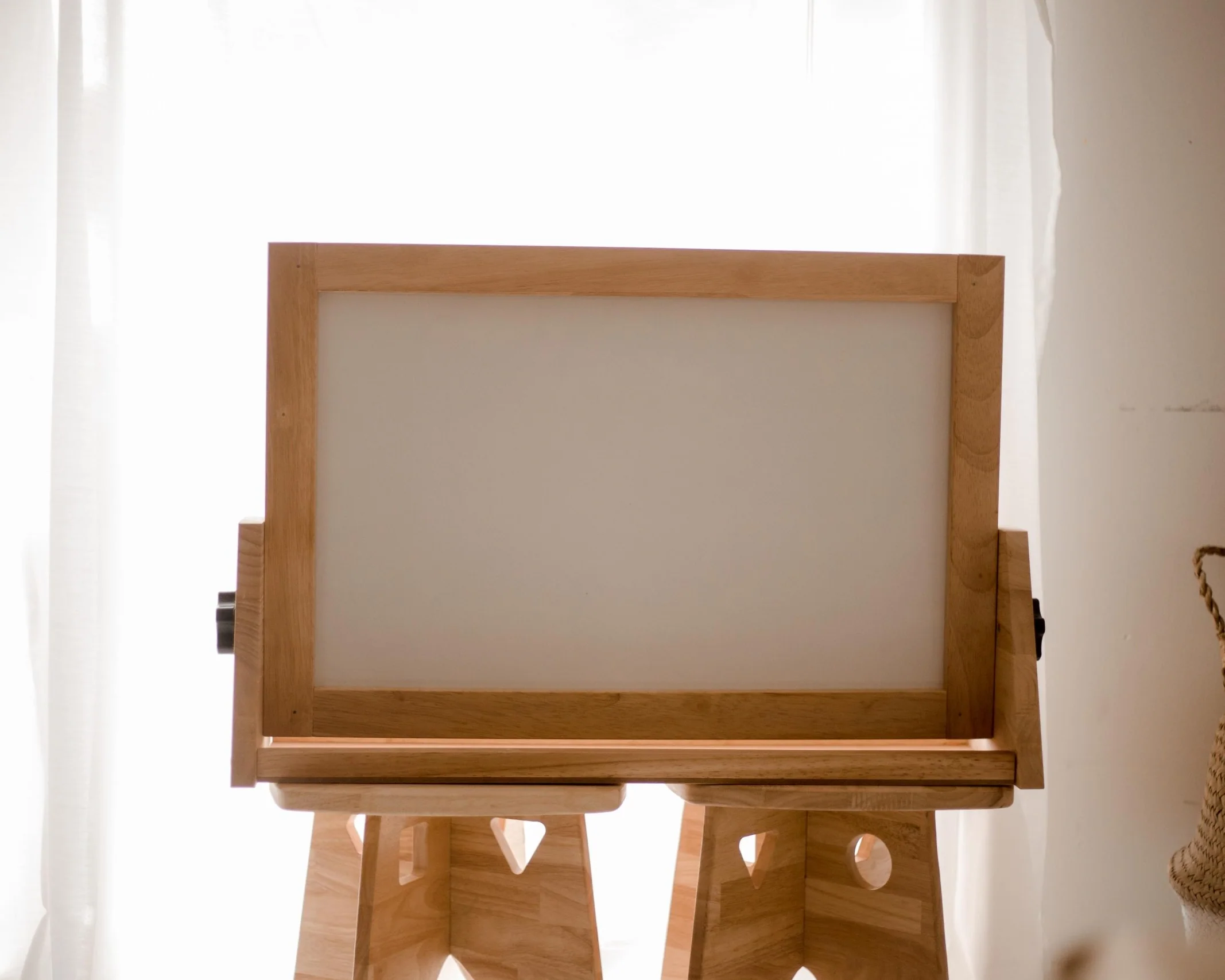 Wooden Table Easel - Image 9