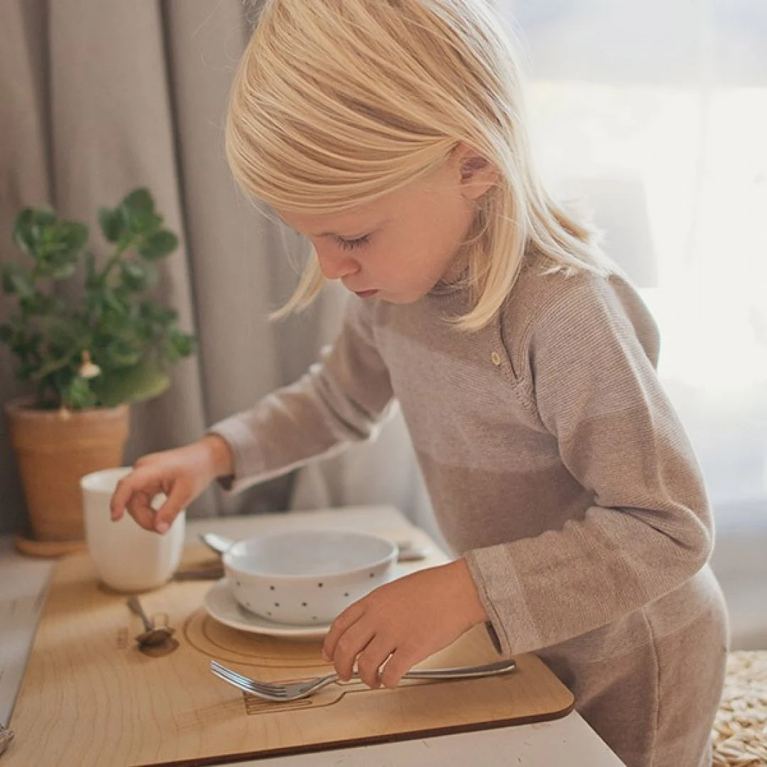 Wooden Table Setting Placemat - Image 3