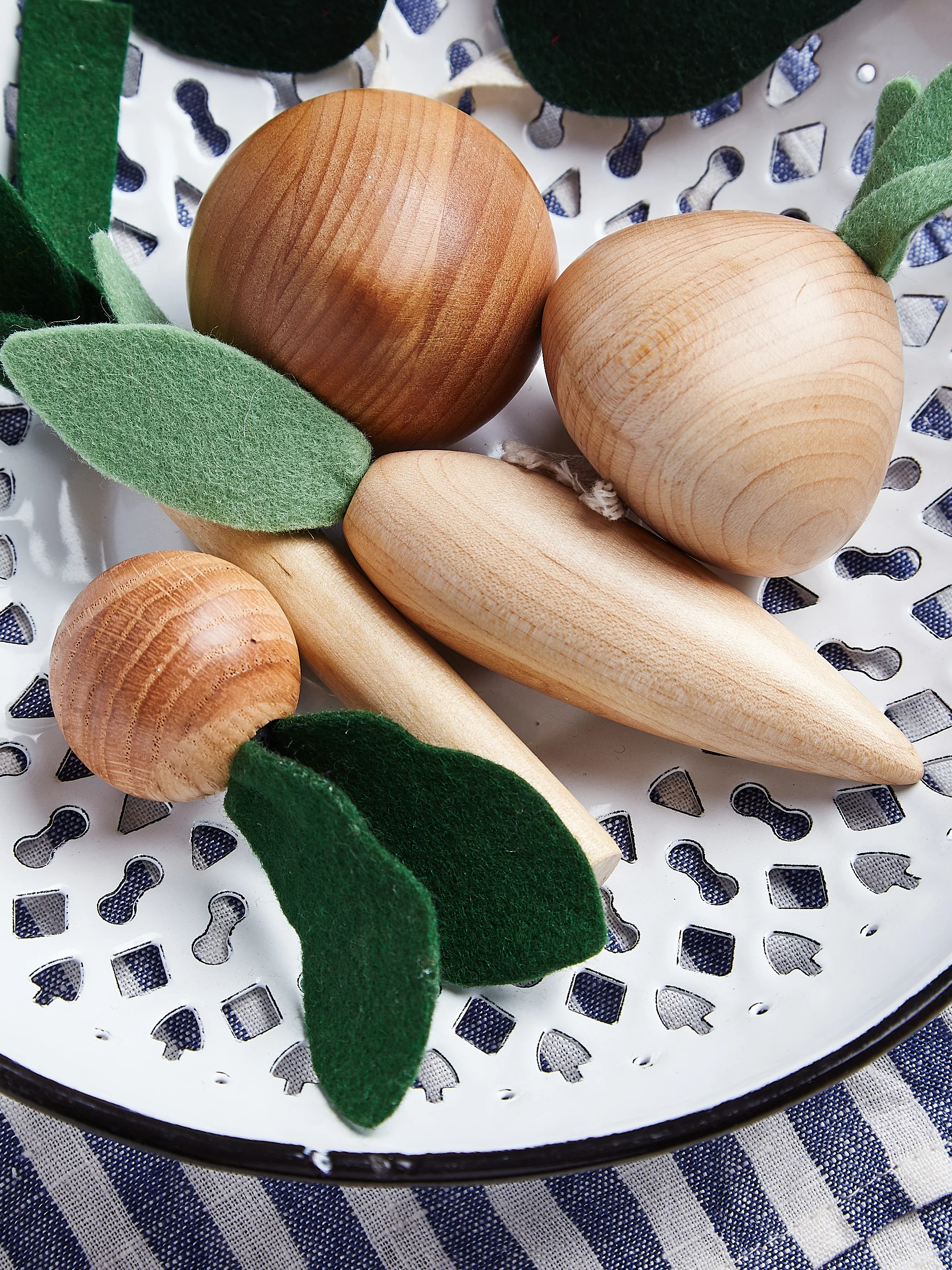 Wooden Vegetables Play Food Set - Image 9